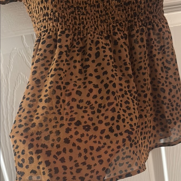 South Moon Under Brown and Black Puff Sleeve Smocked Blouse - Picture 5 of 8